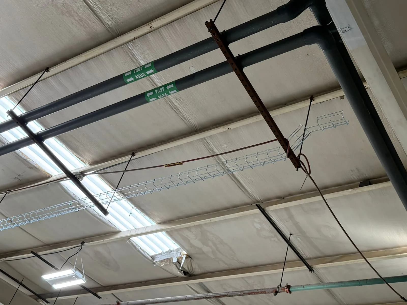 CCTV and Video Server in an Industrial Warehouse - Imagen 3